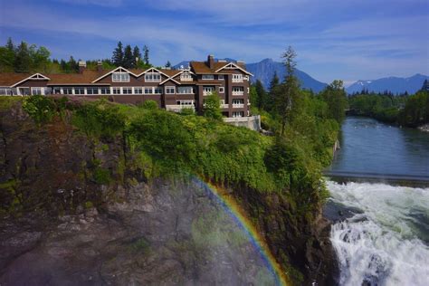 TWIN PEAKS RESORT .
